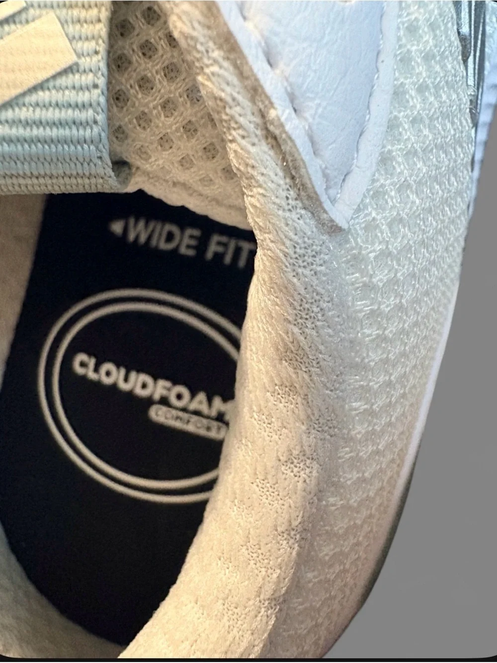 Lightweight Women's White Athletic Sneakers